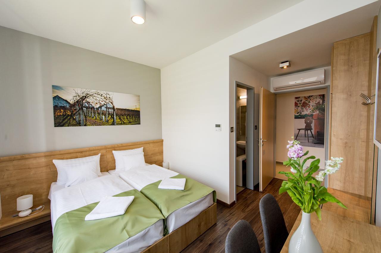 Pilvax Hotel Kalocsa كالوكسا المظهر الخارجي الصورة